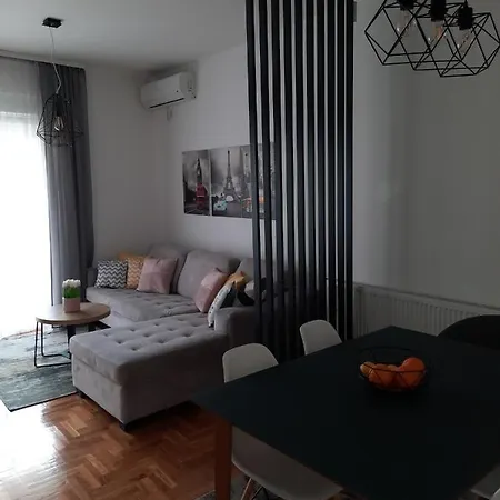 Apartment Alex Industry