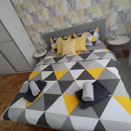 Apartment Alex Industry *